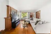 2554 ADANAC STREET - thumbnail 5