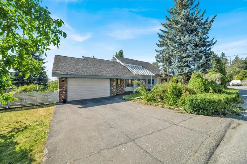 9341 EBOR ROAD - photo 3 of 31
