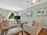 107 14950 THRIFT AVENUE - thumbnail 9