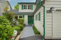 5019 200B STREET - thumbnail 4