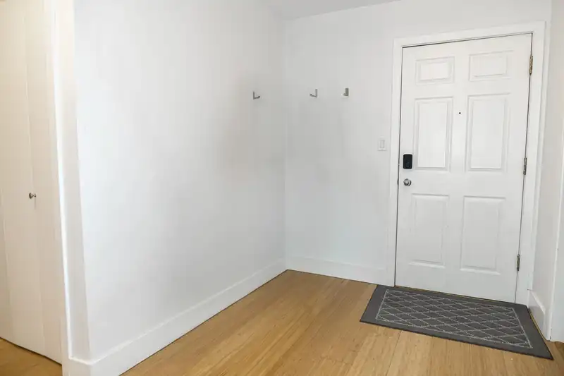202 1188 QUEBEC STREET - photo 4 of 40
