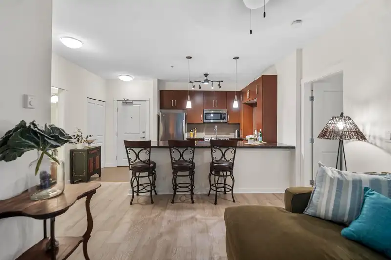 103 15168 19 AVENUE - photo 2 of 26
