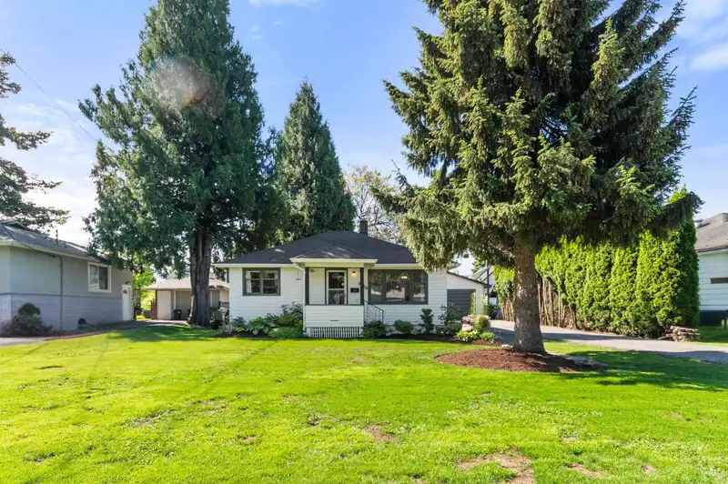 46054 KING AVENUE - photo 1 of 23