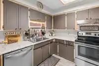 17 2998 MOUAT DRIVE - thumbnail 10