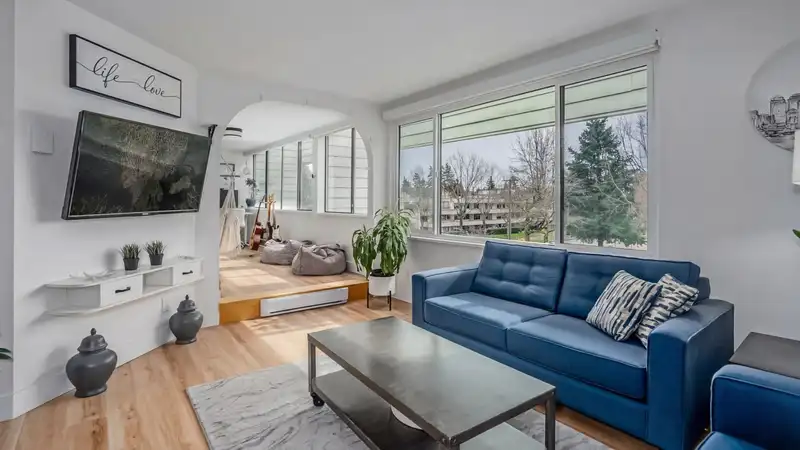 307 15272 19 AVENUE - photo 1 of 38