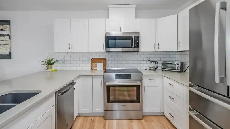 307 15272 19 AVENUE - photo 4 of 38