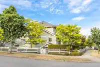 42 6568 193B STREET - thumbnail 2