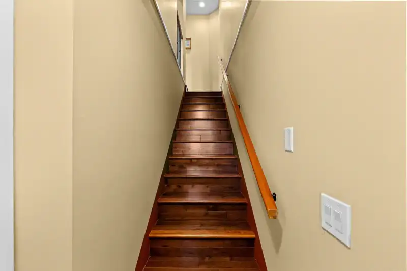 72 20738 84 AVENUE - photo 3 of 33