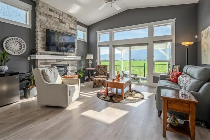 97 46213 HAKWELES ROAD - photo 3 of 40