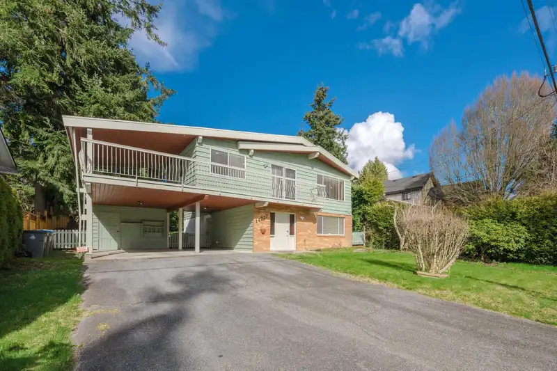 14237 69 AVENUE - photo 3 of 40