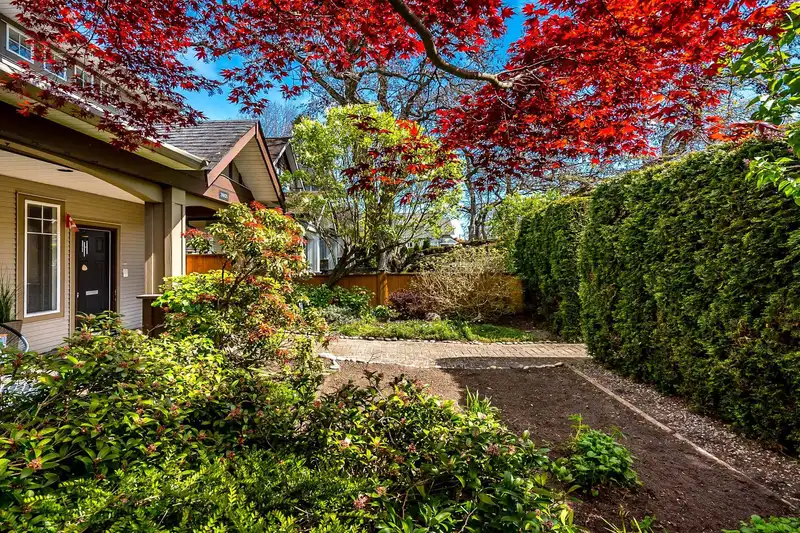 3933 GARRY STREET - photo 3 of 40
