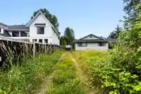 13432 224 STREET - thumbnail 2