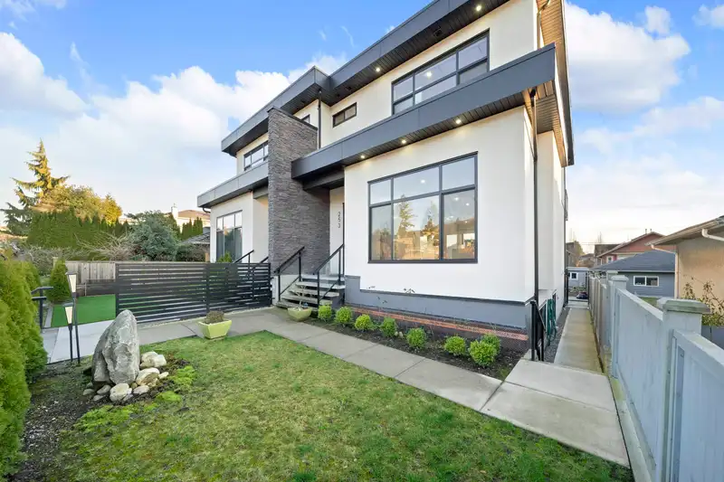 253 W 18TH STREET - photo 1 of 29