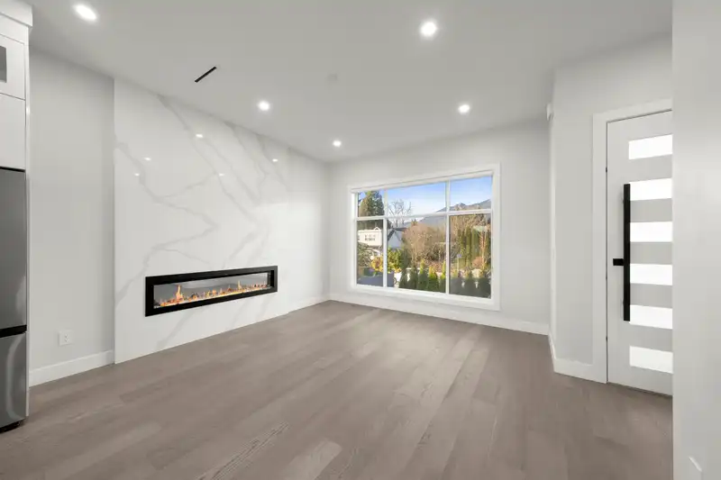 253 W 18TH STREET - photo 4 of 29