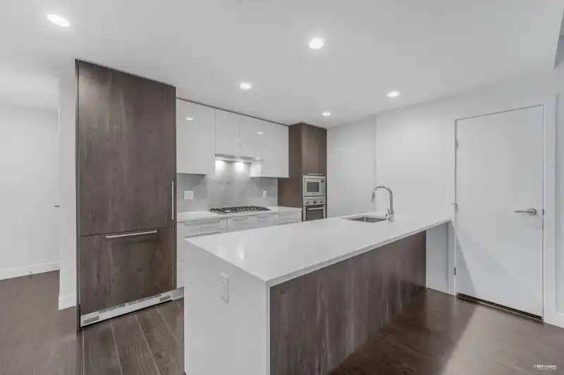 2106 6398 SILVER AVENUE - photo 4 of 33