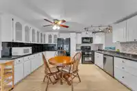 18 3300 HORN STREET - thumbnail 11
