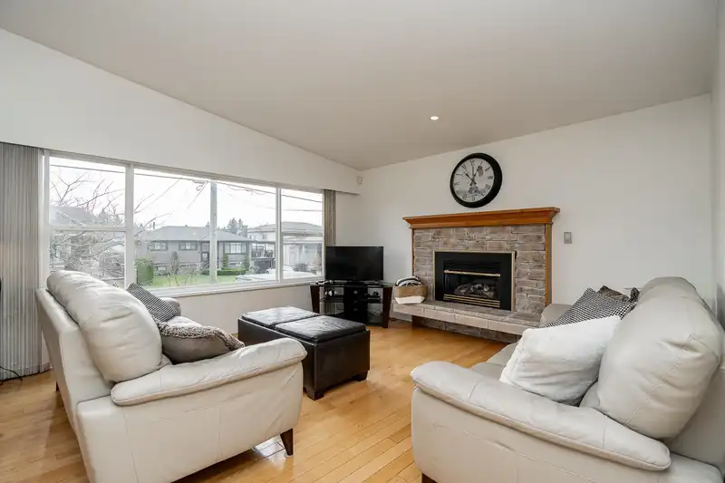 1415 CORNELL AVENUE - photo 3 of 40