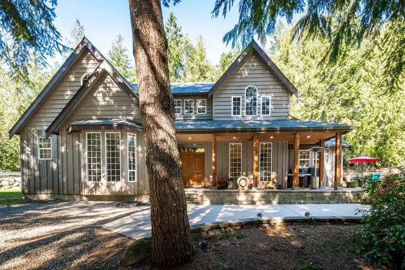6979 SECHELT INLET ROAD - photo 1 of 40