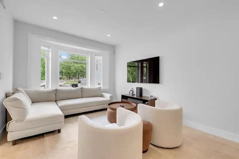 2316 BROCK STREET - photo 2 of 32