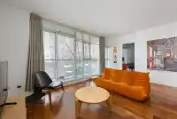 303 988 RICHARDS STREET - thumbnail 1