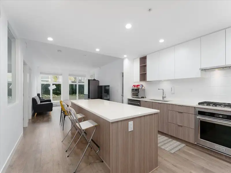 119 750 DOGWOOD STREET - photo 4 of 19