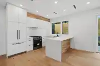 2 2438 E 20TH AVENUE - thumbnail 3