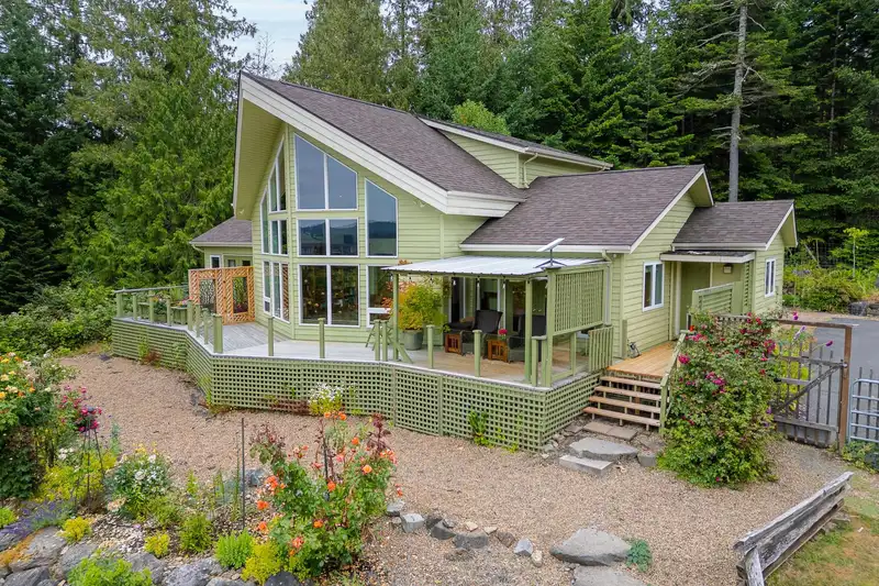 423 FELIX JACK ROAD - photo 1 of 40