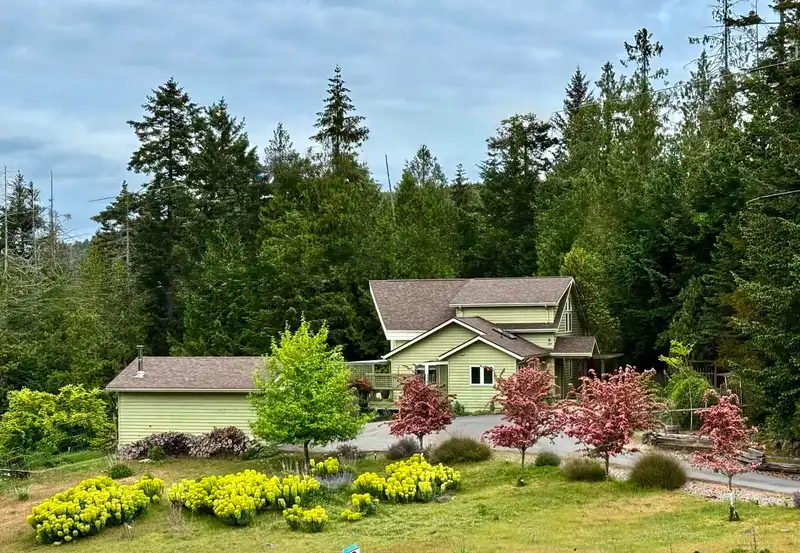 423 FELIX JACK ROAD - photo 2 of 40