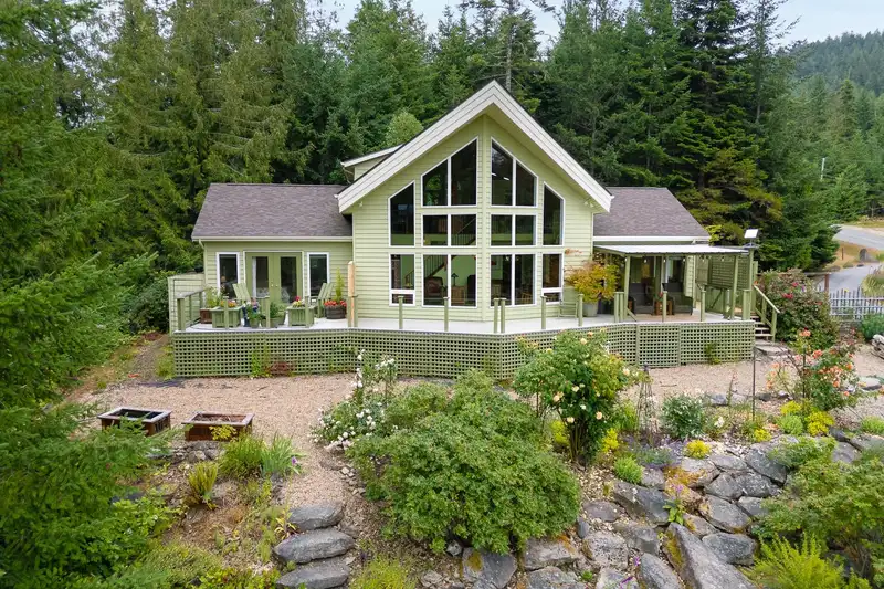 423 FELIX JACK ROAD - photo 3 of 40
