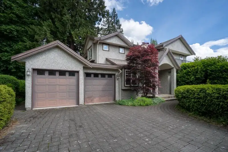 4986 SHIRLEY AVENUE - photo 2 of 39