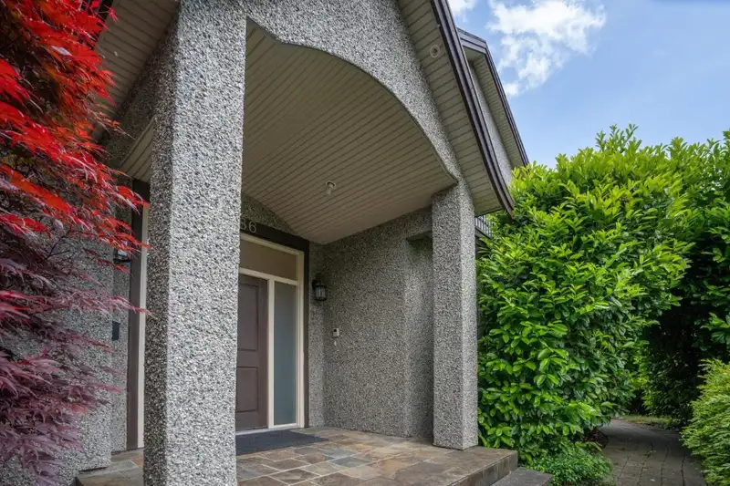 4986 SHIRLEY AVENUE - photo 3 of 39