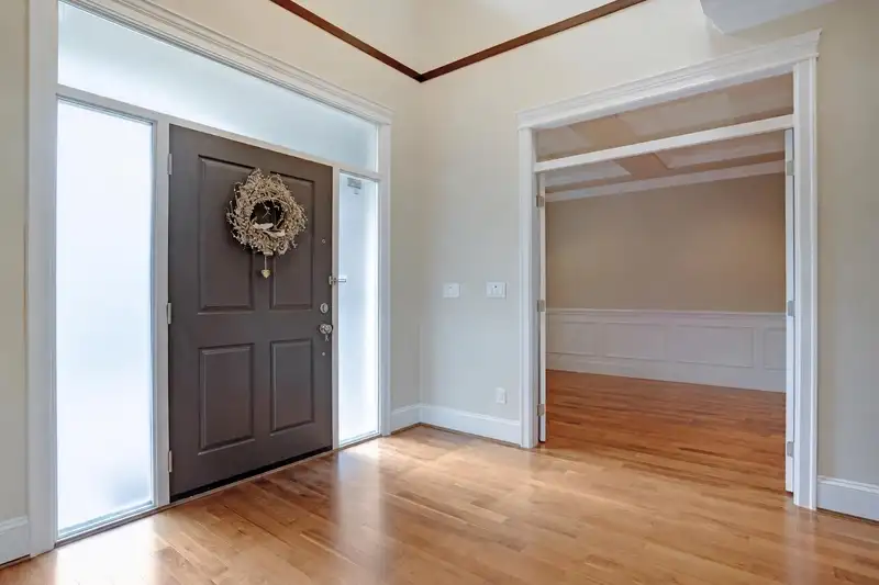 4986 SHIRLEY AVENUE - photo 4 of 39