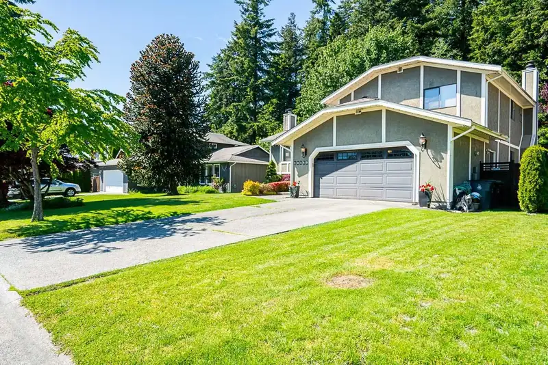 14449 19A AVENUE - photo 3 of 36