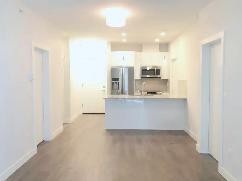 507 20686 EASTLEIGH CRESCENT - photo 4 of 5