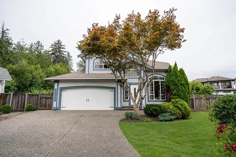 15445 109A AVENUE - photo 1 of 29