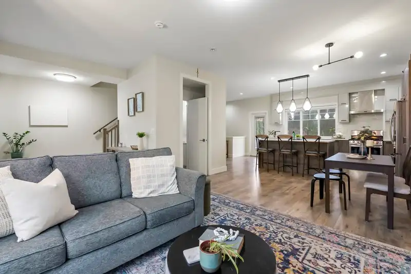 10 11767 89A AVENUE - photo 2 of 40