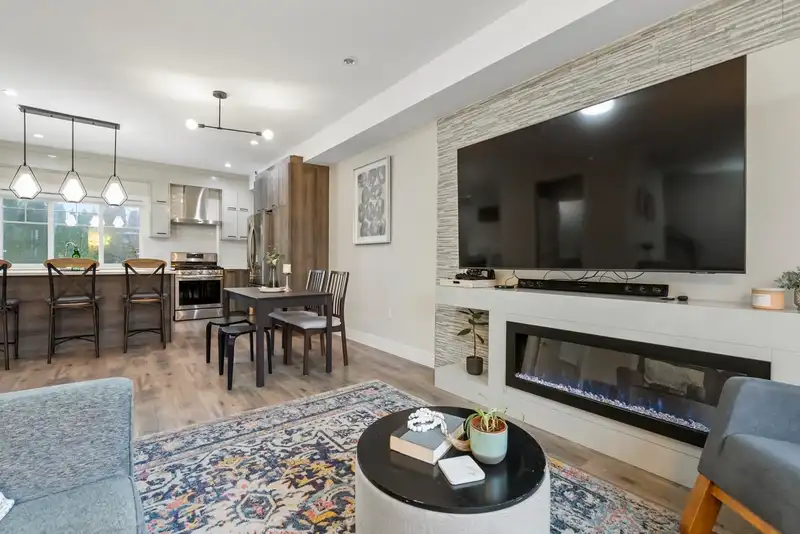 10 11767 89A AVENUE - photo 3 of 40