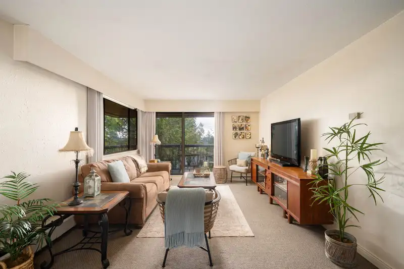 301 1000 KING ALBERT AVENUE - photo 3 of 28