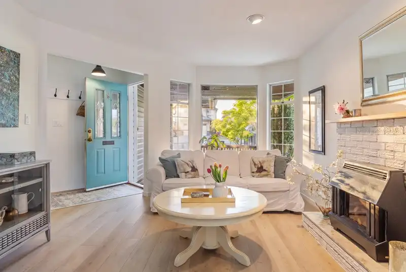 3660 GARRY STREET - photo 3 of 38
