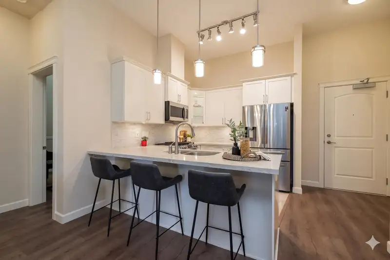 609 20325 85 AVENUE - photo 2 of 25