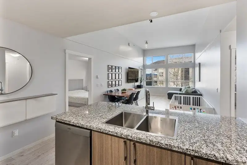 413 3156 DAYANEE SPRINGS BOULEVARD - photo 3 of 31