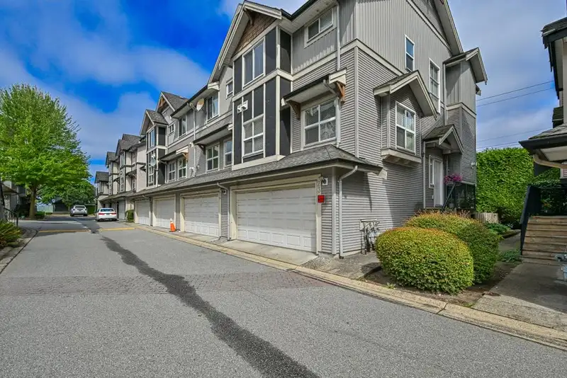 23 6366 126 STREET - photo 2 of 40