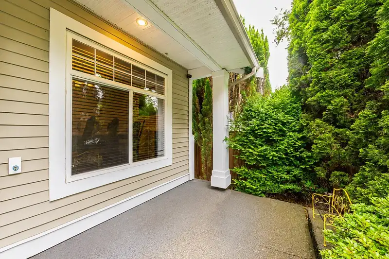 24382 104 AVENUE - photo 2 of 37