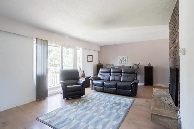 2930 SEFTON STREET - photo 2 of 28