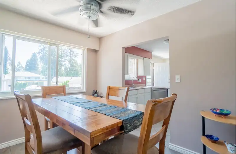 2930 SEFTON STREET - photo 4 of 28