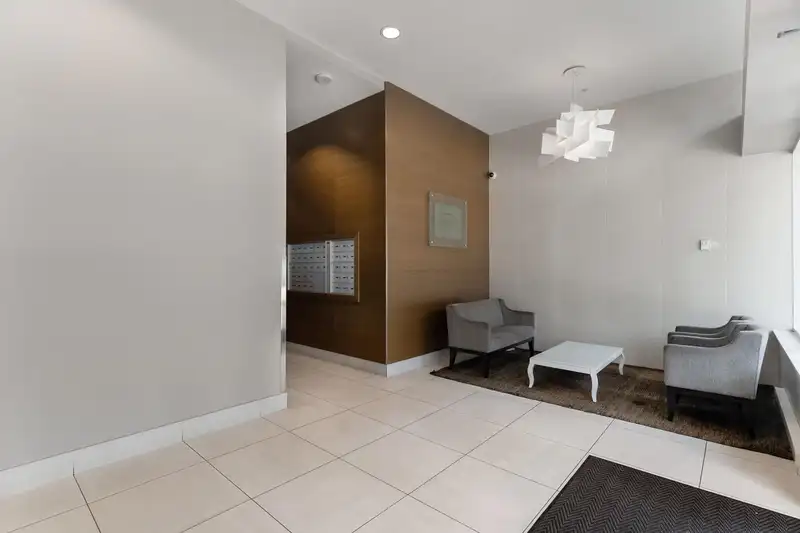 1005 7117 ELMBRIDGE WAY - photo 2 of 30