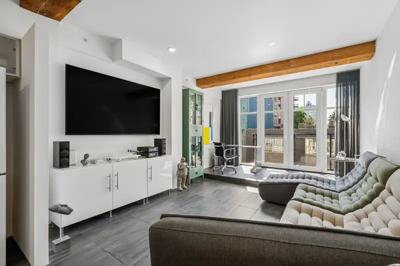 308 1275 HAMILTON STREET - photo 2 of 23