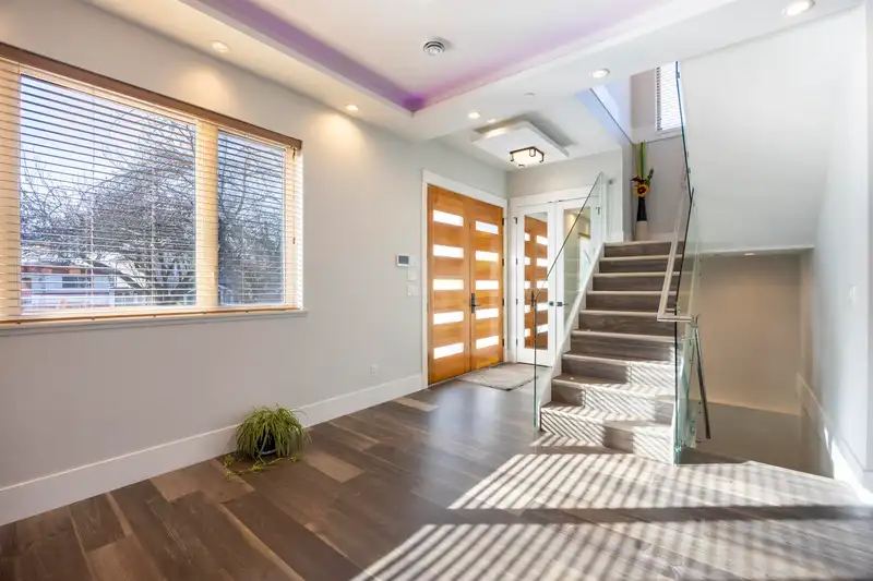 3123 E 7TH AVENUE - photo 4 of 40