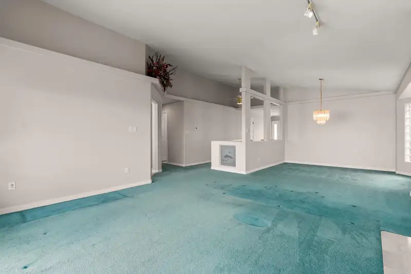 9 31445 RIDGEVIEW DRIVE - photo 3 of 40