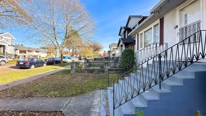 3140 E 52ND AVENUE - photo 3 of 26